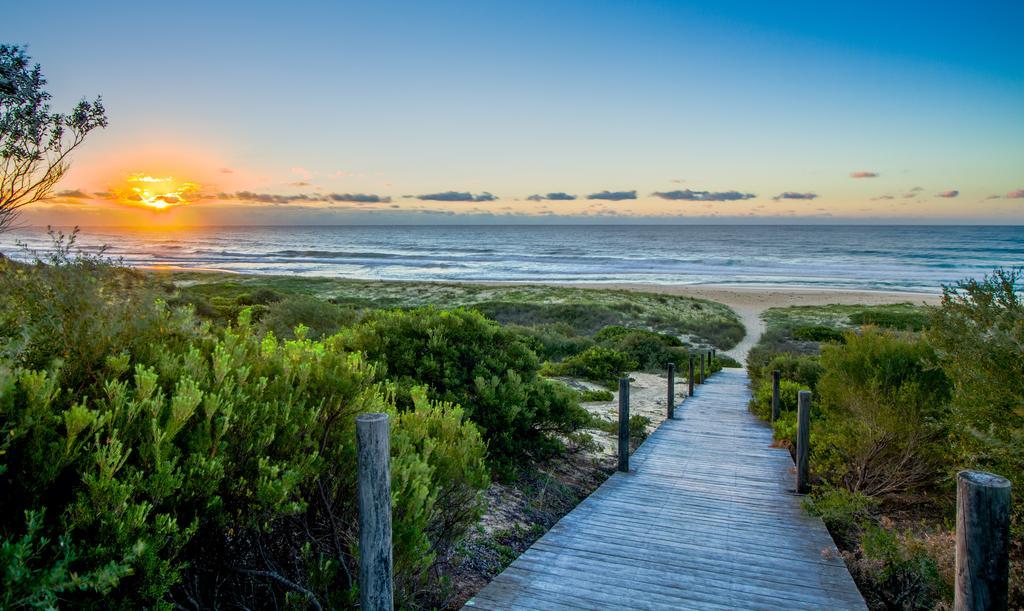 Wairo Beach Holiday Park Tabourie Lake Exterior foto